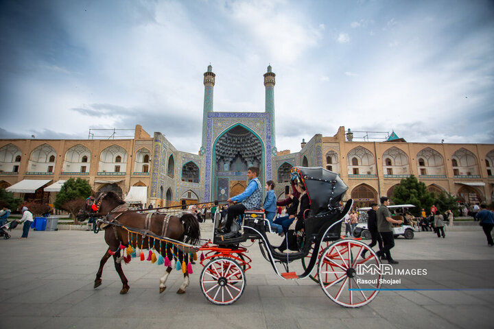 میدان امام(ره) اصفهان میزبان مسافران نوروزی