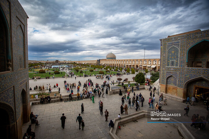 میدان امام(ره) اصفهان میزبان مسافران نوروزی
