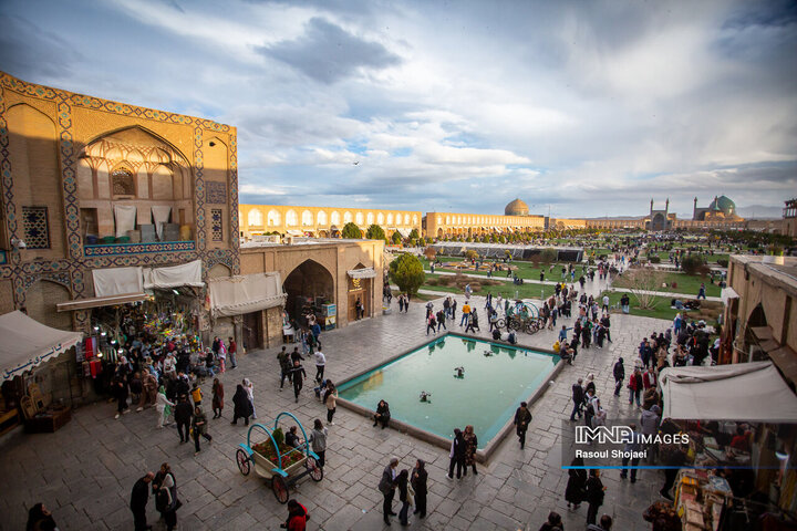 میدان امام(ره) اصفهان میزبان مسافران نوروزی