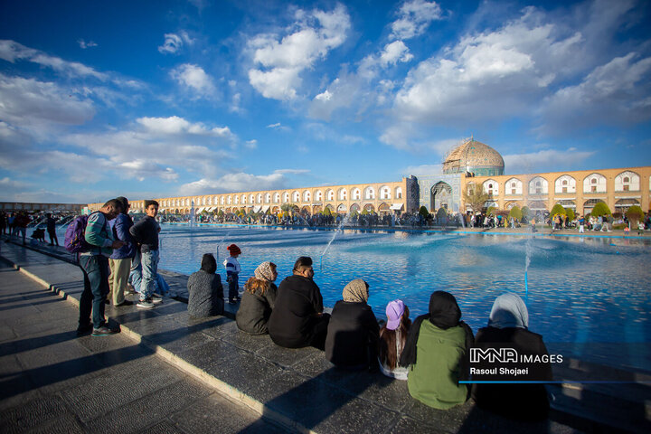 میدان امام(ره) اصفهان میزبان مسافران نوروزی