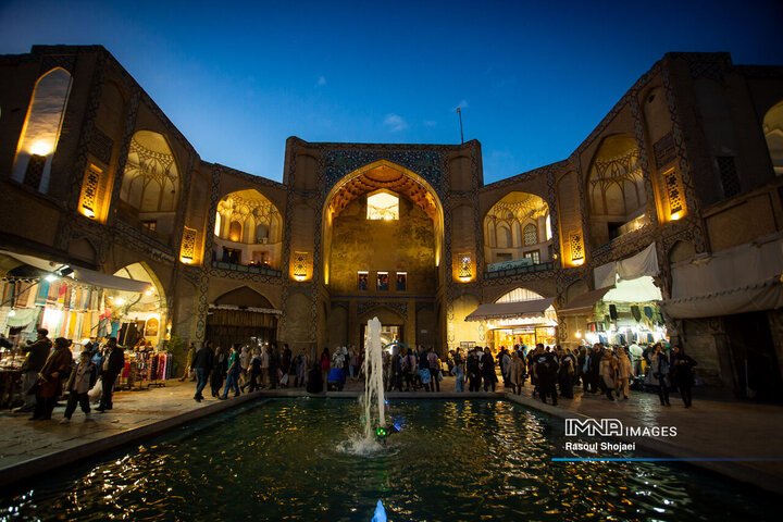 میدان امام(ره) اصفهان میزبان مسافران نوروزی