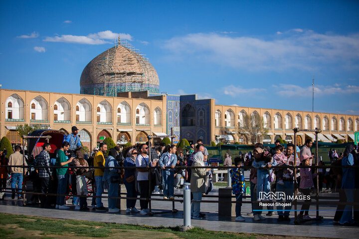 میدان امام(ره) اصفهان میزبان مسافران نوروزی
