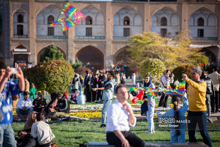 میدان امام(ره) اصفهان میزبان مسافران نوروزی