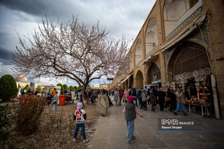 میدان امام(ره) اصفهان میزبان مسافران نوروزی