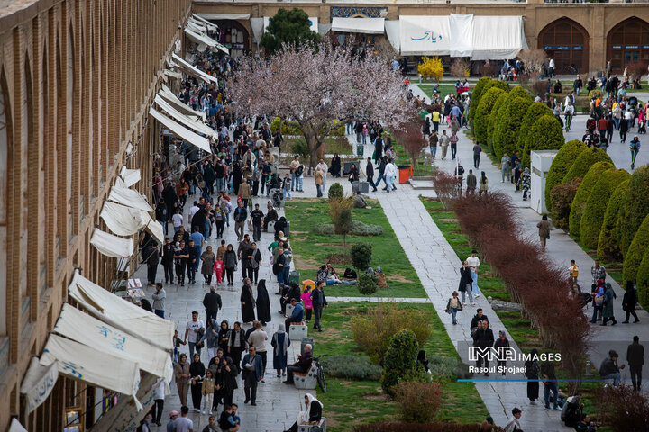 میدان امام(ره) اصفهان میزبان مسافران نوروزی