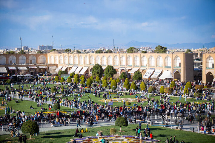 میدان امام(ره) اصفهان میزبان مسافران نوروزی