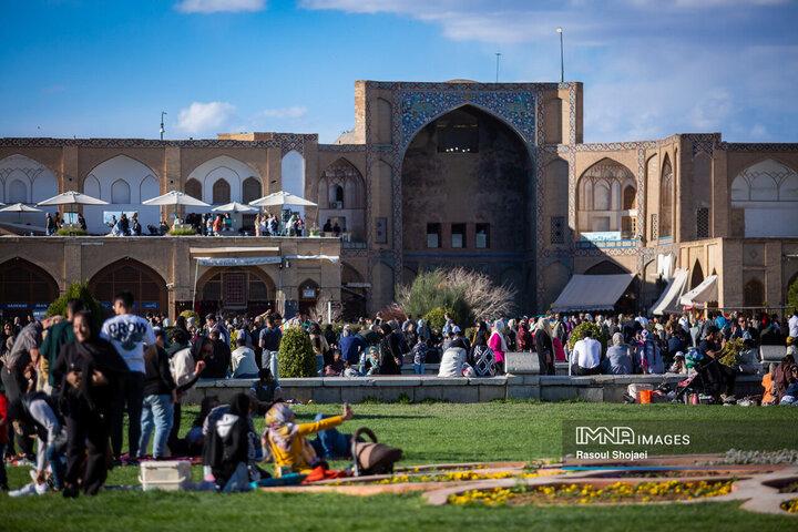 میدان امام(ره) اصفهان میزبان مسافران نوروزی