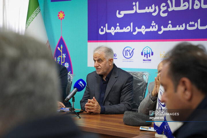 بازدید رئیس و اعضای شورای شهر اصفهان از مجموعه باغ فدک