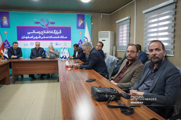 بازدید رئیس و اعضای شورای شهر اصفهان از مجموعه باغ فدک