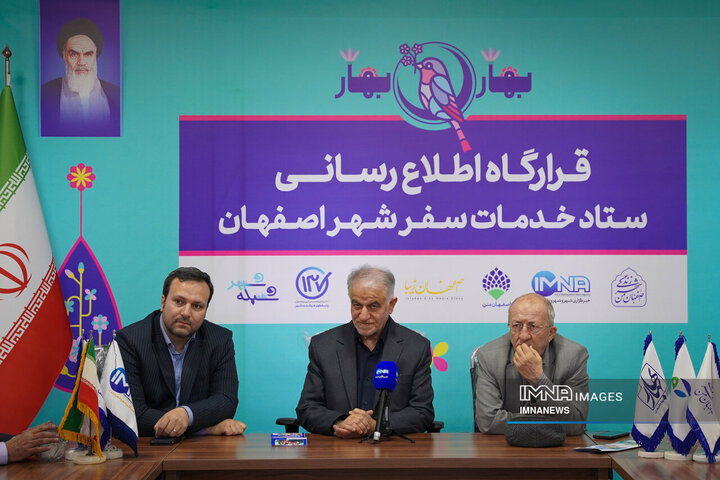 بازدید رئیس و اعضای شورای شهر اصفهان از مجموعه باغ فدک