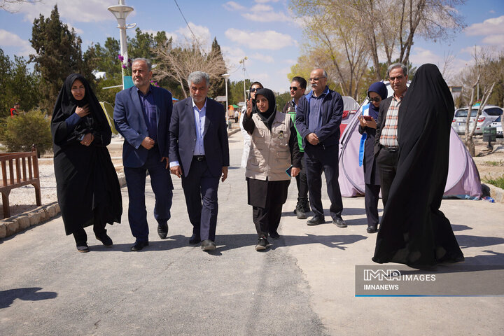 بازدید رئیس و اعضای شورای شهر اصفهان از مجموعه باغ فدک