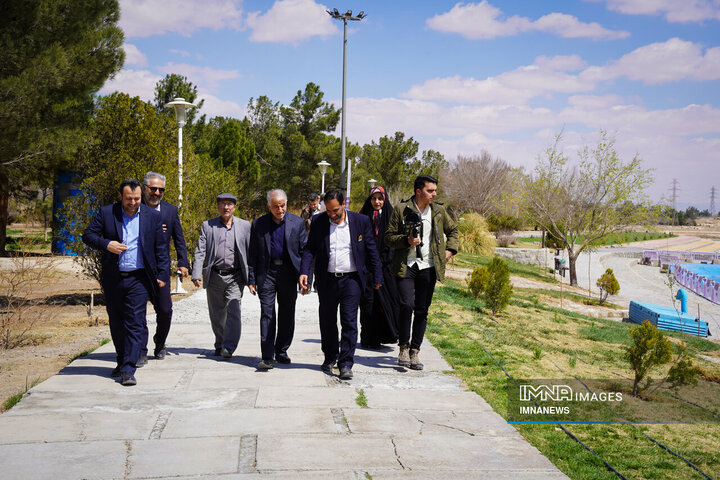 بازدید رئیس و اعضای شورای شهر اصفهان از مجموعه باغ فدک