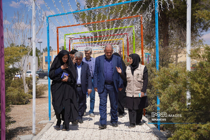 بازدید رئیس و اعضای شورای شهر اصفهان از مجموعه باغ فدک
