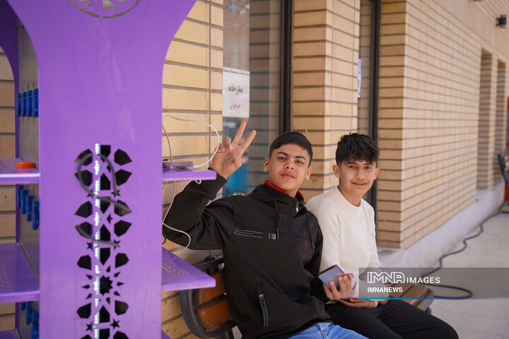 حال و هوای باغ فدک در پنجمین روز از تعطیلات نوروزی