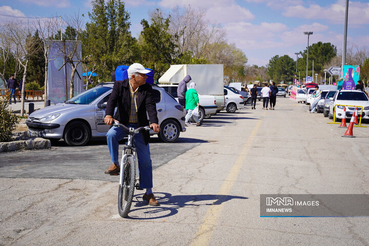 حال و هوای باغ فدک در پنجمین روز از تعطیلات نوروزی