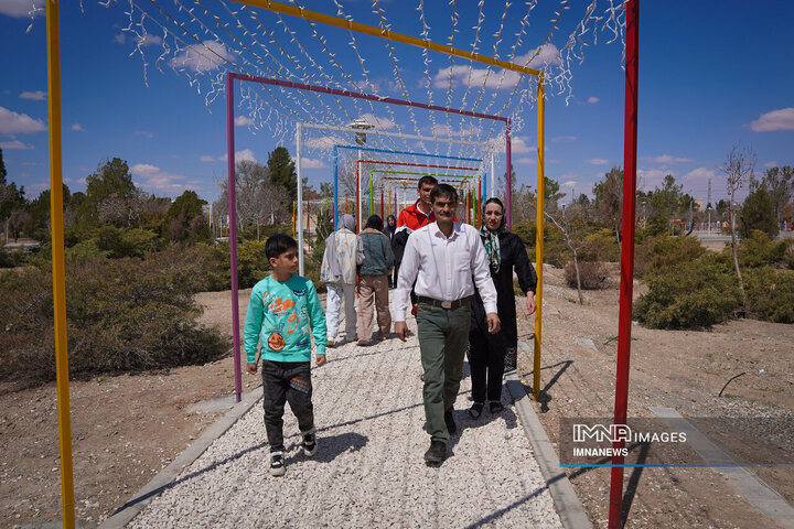 حال و هوای باغ فدک در پنجمین روز از تعطیلات نوروزی