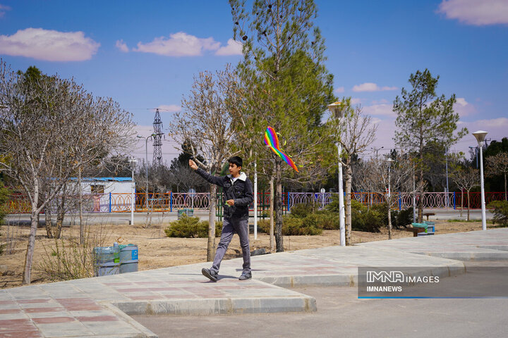 حال و هوای باغ فدک در پنجمین روز از تعطیلات نوروزی