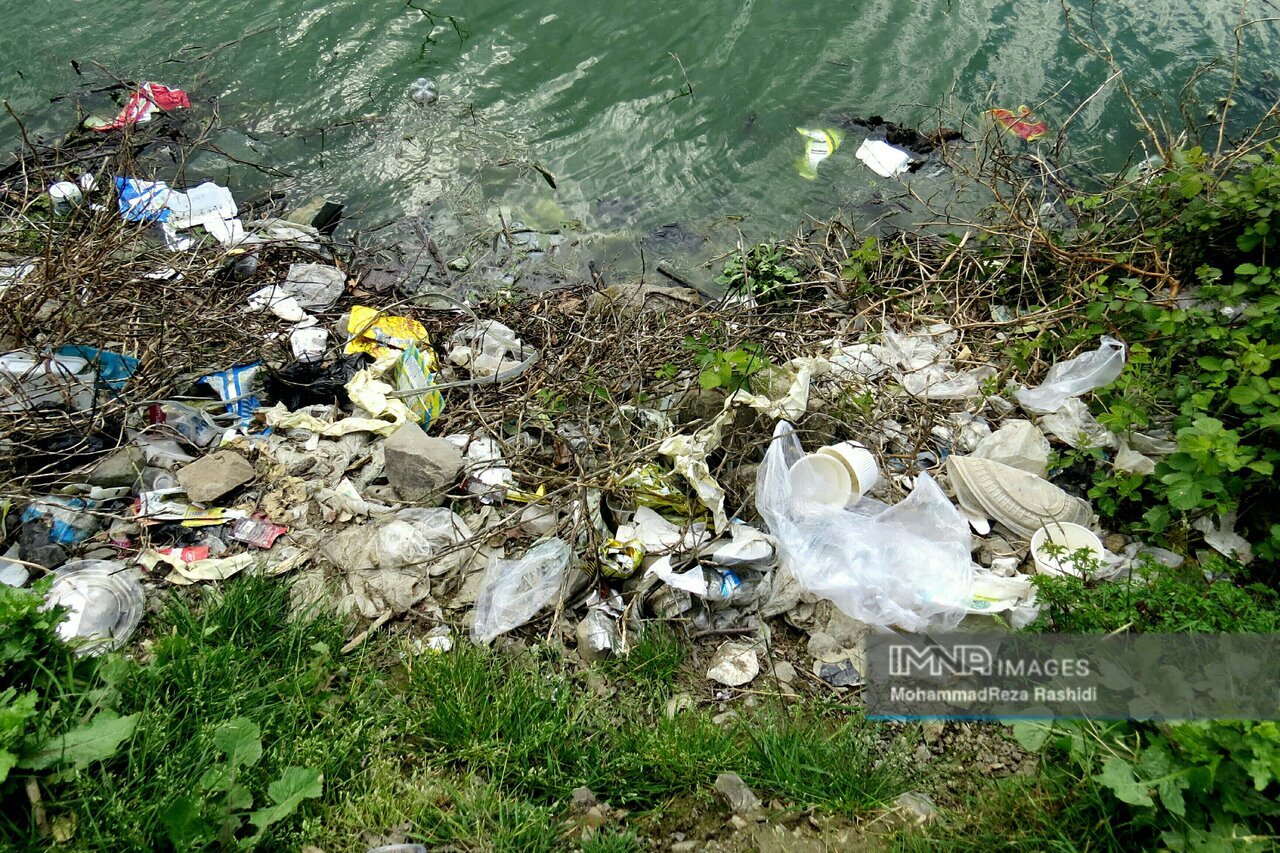 روزانه در تعطیلات نوروز ۱۵۰ تن زباله در آستارا تولید میشود