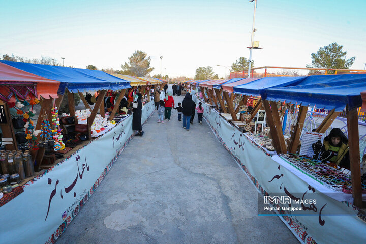 حال و هوای باغ فدک در پنجمین روز از تعطیلات نوروزی