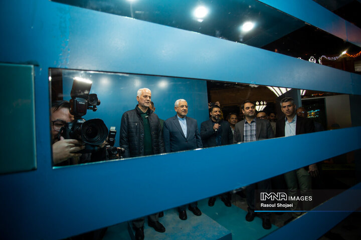 آیین بهره‌برداری از نخستین بازیکده نور کشور در اصفهان