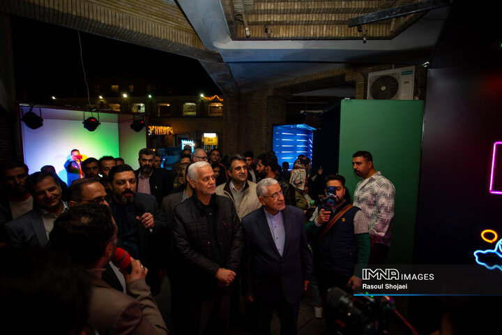 آیین بهره‌برداری از نخستین بازیکده نور کشور در اصفهان