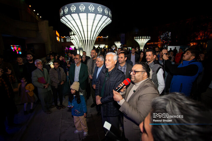 آیین بهره‌برداری از نخستین بازیکده نور کشور در اصفهان