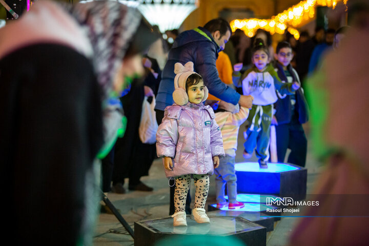 آیین بهره‌برداری از نخستین بازیکده نور کشور در اصفهان