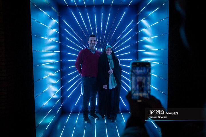 آیین بهره‌برداری از نخستین بازیکده نور کشور در اصفهان