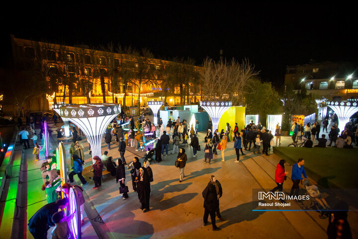 آیین بهره‌برداری از نخستین بازیکده نور کشور در اصفهان