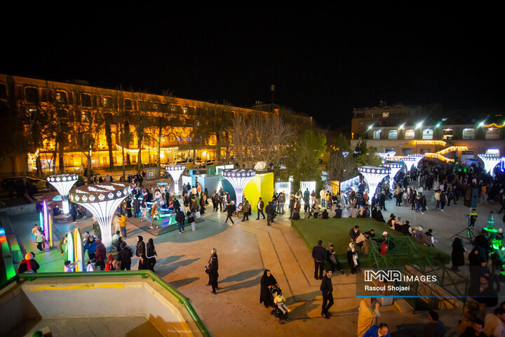 آیین بهره‌برداری از نخستین بازیکده نور کشور در اصفهان