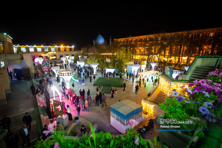 آیین بهره‌برداری از نخستین بازیکده نور کشور در اصفهان