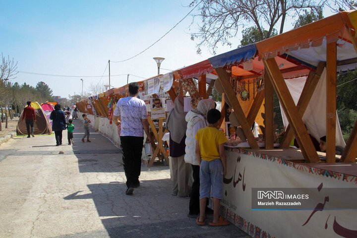 باغ فدک در هشتمین روز از تعطیلات نوروزی