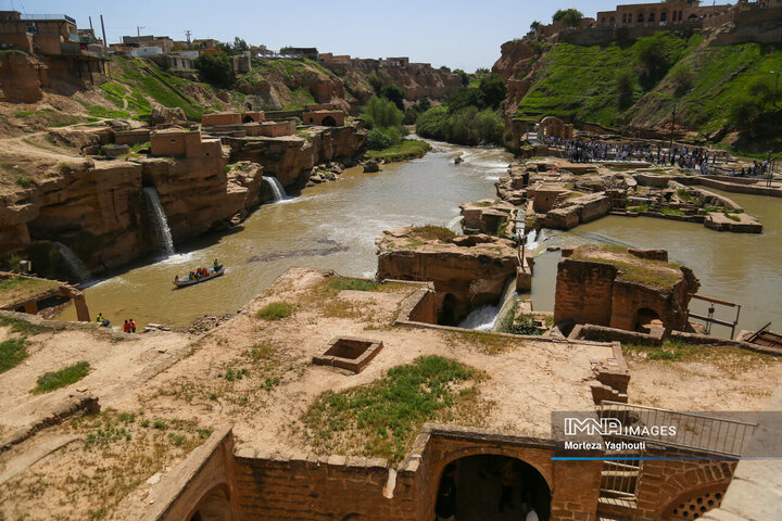 سازههای آبی شوشتر میزبان مسافران نوروزی