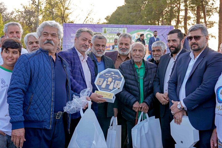 برگزاری آئین کهن زورخانه گردی در اصفهان