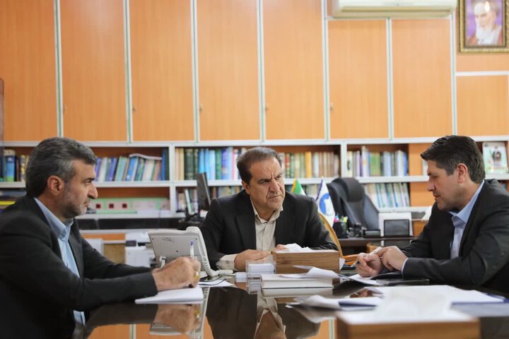 لزوم حمایت بانک‌ها و دستگاهای اجرایی از سرمایه‌گذاری‌های خرد و کلان