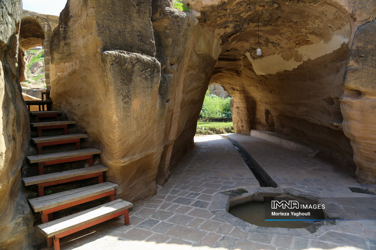 در مسیر تاریخ، از چغازنبیل تا آبشارهای شوشتر