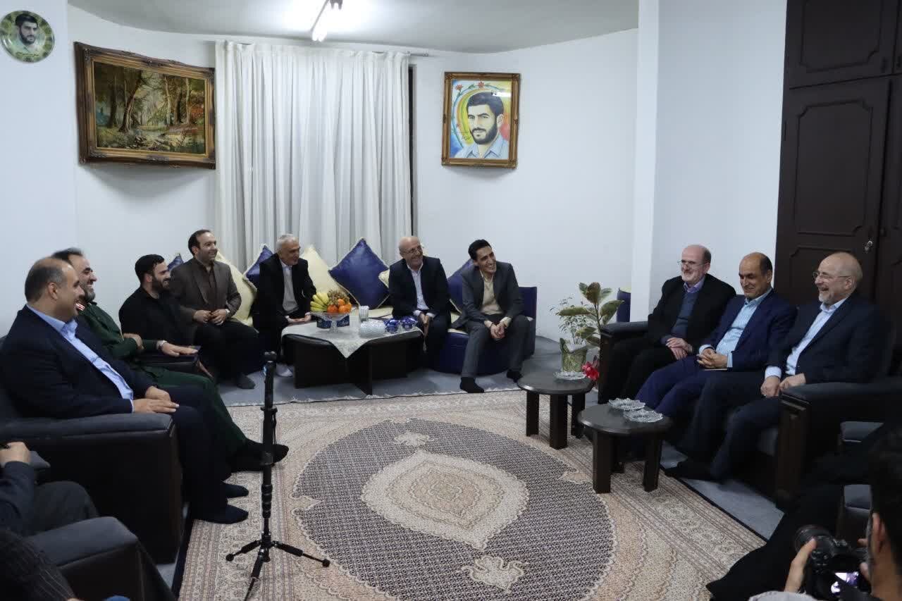 دیدار رئیس مجلس شورای اسلامی و استاندار گیلان با خانواده شهید املاکی