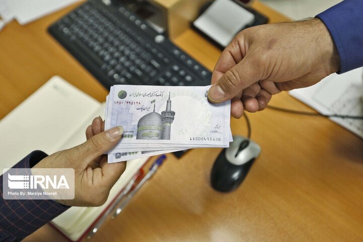 واریز حقوق به کارت‌های جایگزین به دلیل اختلال یک بانک