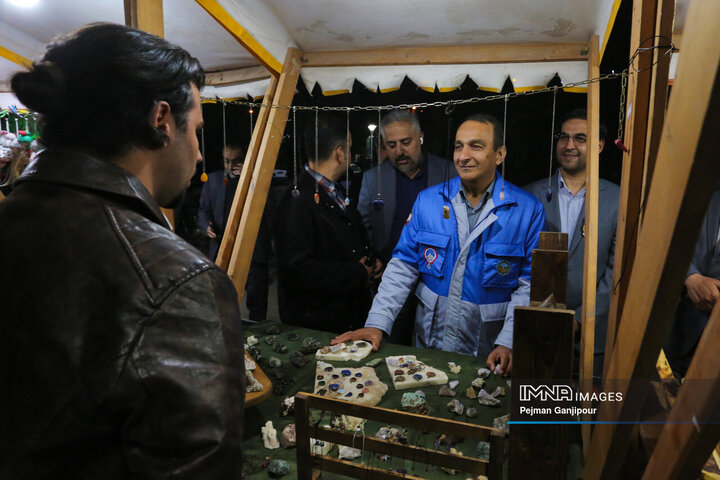 بازدید مسئولان از باغ فدک در نهمین روز از تعطیلات نوروزی