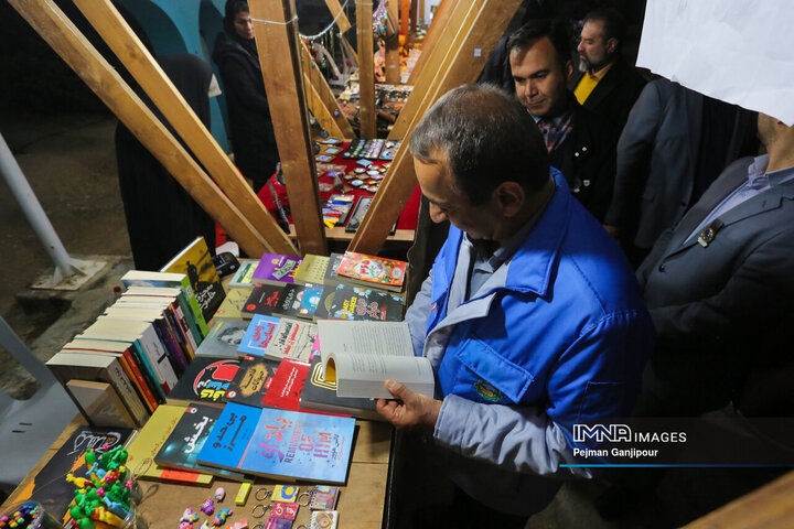 بازدید مسئولان از باغ فدک در نهمین روز از تعطیلات نوروزی