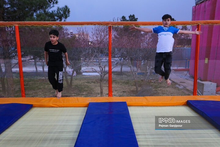 نهمین روز تعطیلات نوروزی در مجموعه باغ فدک اصفهان