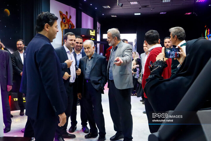 بازدید اعضای شورای شهر اصفهان از شهربازی شهر رویاها