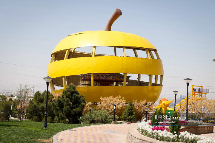 بازدید اعضای شورای شهر اصفهان از شهربازی شهر رویاها