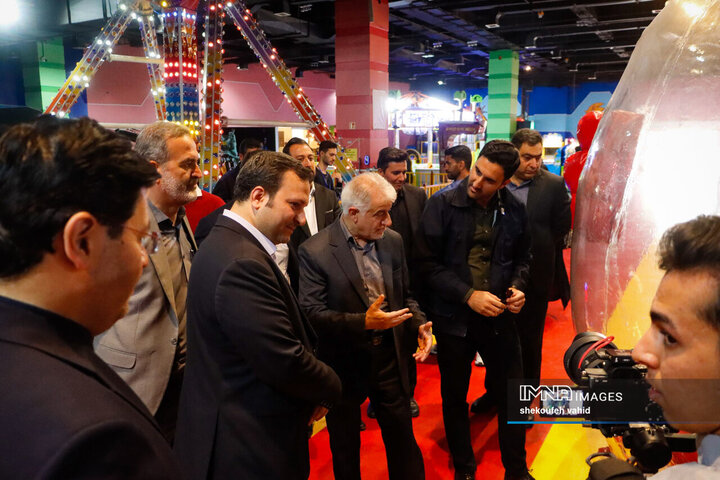 بازدید اعضای شورای شهر اصفهان از شهربازی شهر رویاها