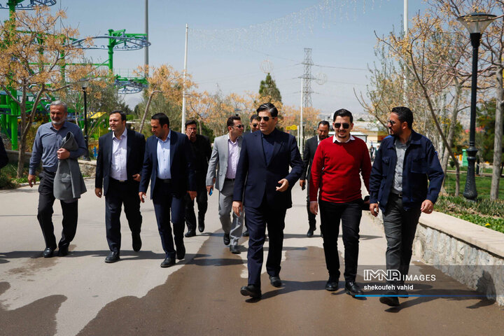 بازدید اعضای شورای شهر اصفهان از شهربازی شهر رویاها