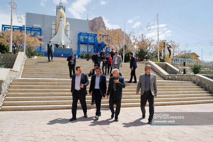 بازدید اعضای شورای شهر اصفهان از شهربازی شهر رویاها