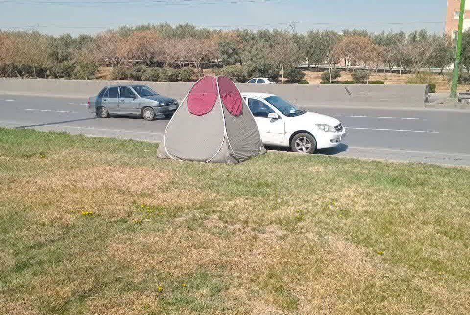 ۵۸ چادر مسافرتی در مکانهای غیرمجاز و ناایمن منطقه ۱۰ اصفهان جمعآوری شد