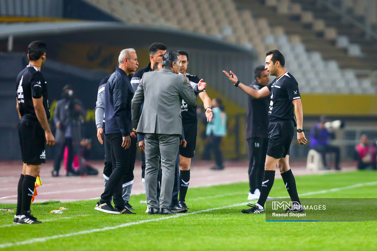 قضاوت در میدان مین؛ داوران ایرانی زیر فشار VAR