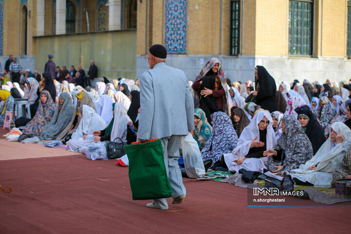 اقامه نماز عید سعید فطر در کرج