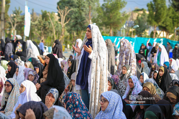 اقامه نماز عید سعید فطر در کرج